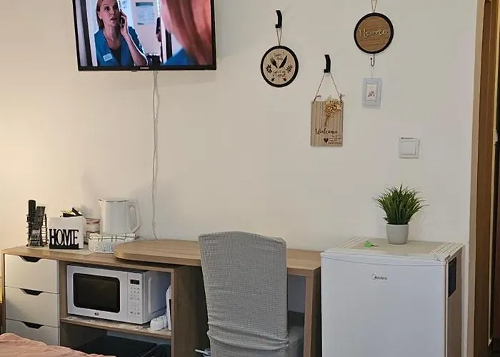 102 Magnolia Gardens Sunny *